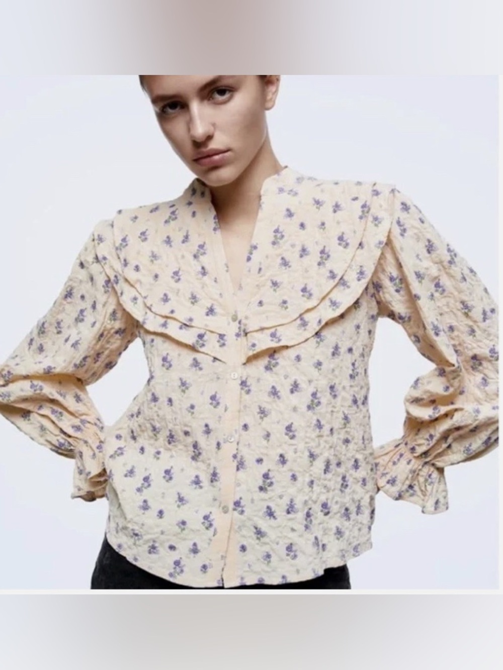 Zara Cream Floral Button-Front Blouse with Ruffle Collar size large